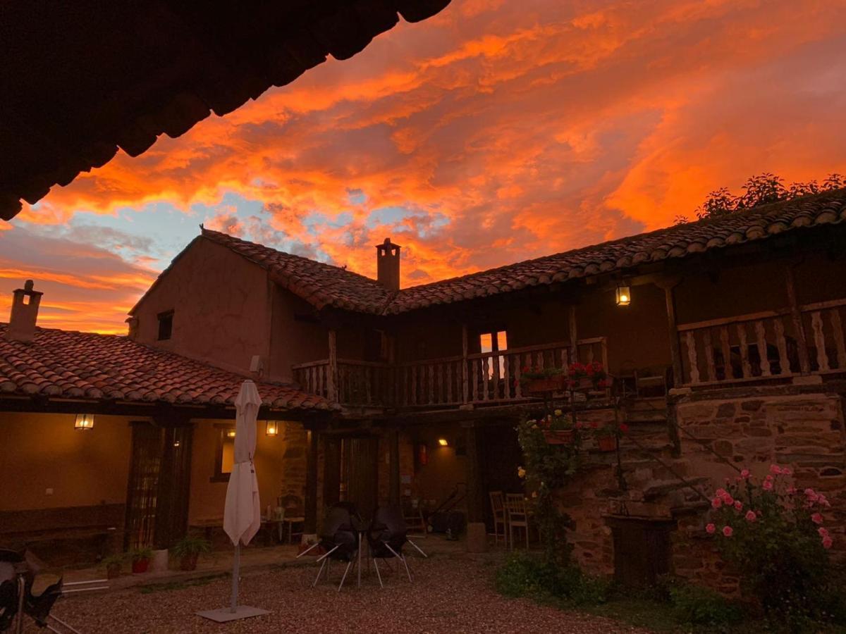Casa Rural Las Aguedas Murias de Rechivaldo Exterior foto